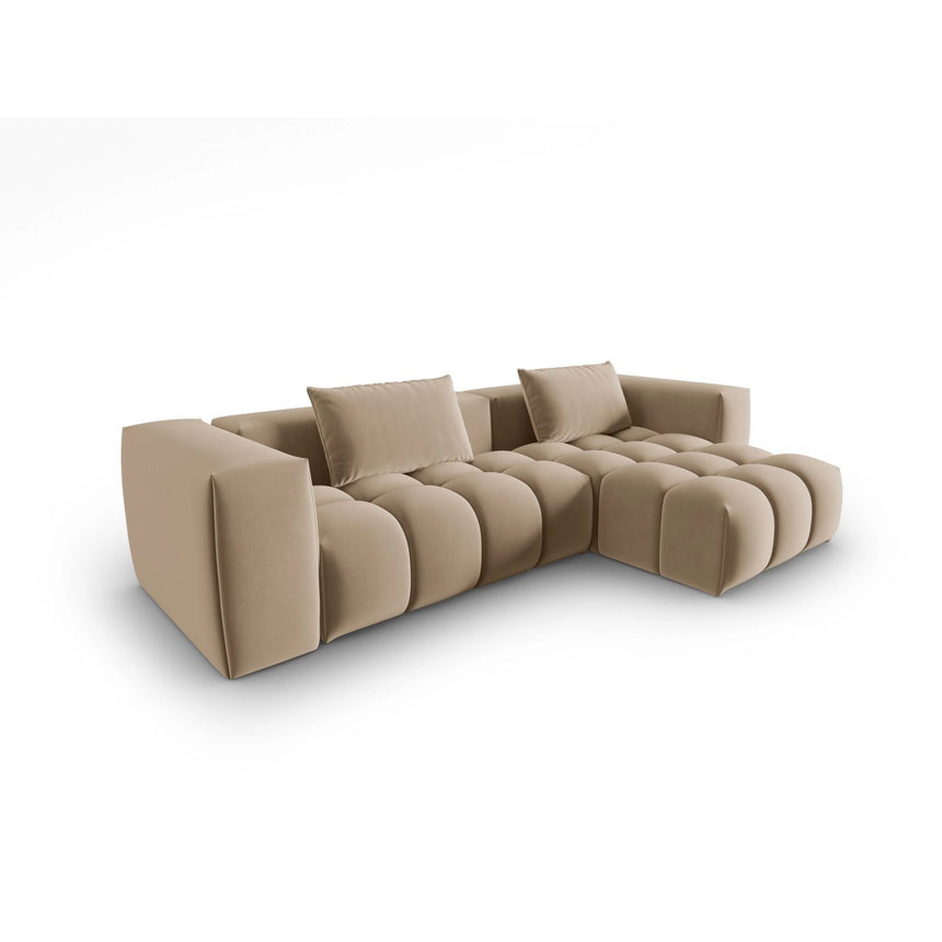 Verona 3-Sitzer Ecksofa, Rechte Seite, aus Samt in Sand (Casino Lion), 260x145 cm von Cosmopolitan Design – Bild 3