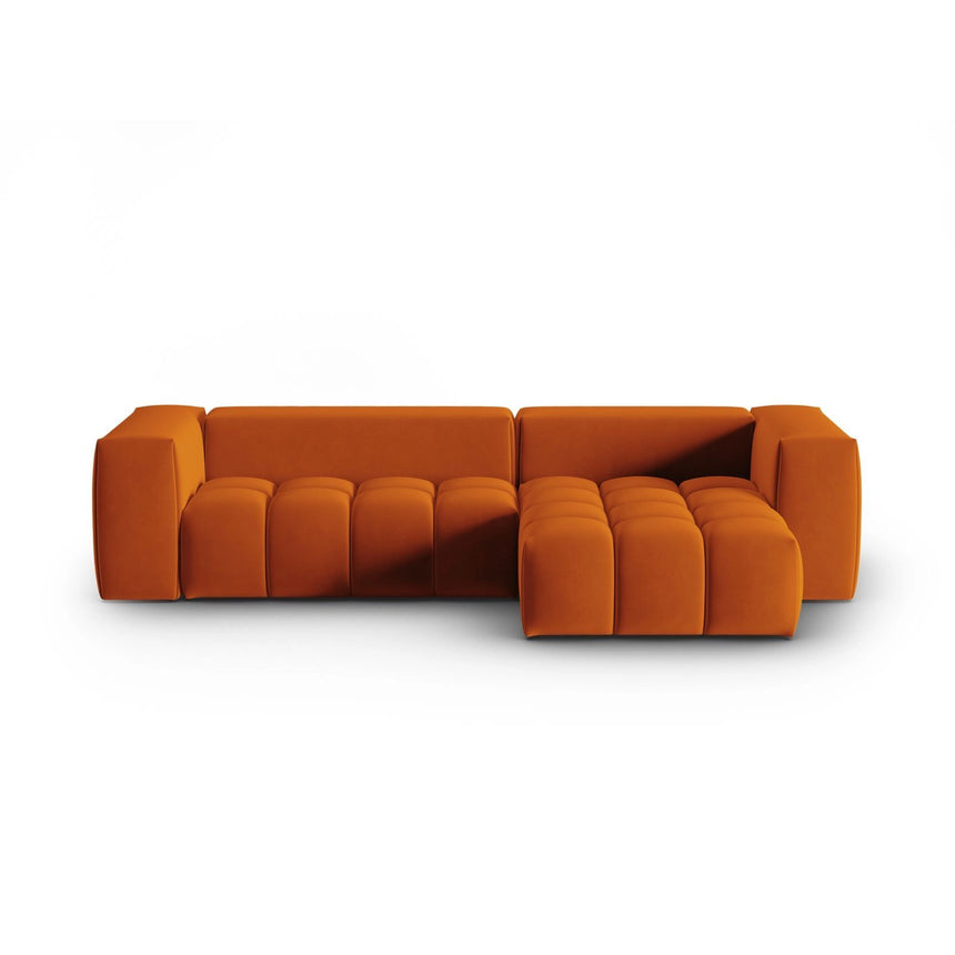 Verona 3-Sitzer Ecksofa, Rechte Seite, aus Samt in Terrakotta (Casino Terracota), 260x145 cm von Cosmopolitan Design – Bild 1