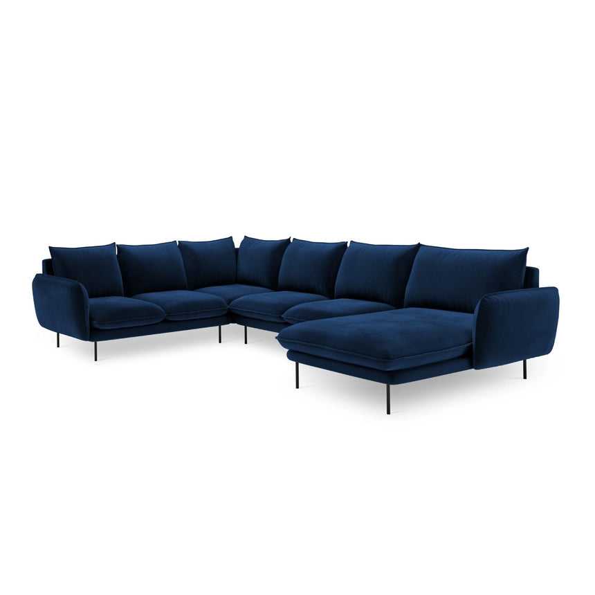 Vienna 7-Sitzer Panorama Ecksofa, Linke Seite, aus Samt in Königsblau (Bluvel 86), Beine aus Schwarzes Metall, 330x235x95 cm von Cosmopolitan Design – Bild 4