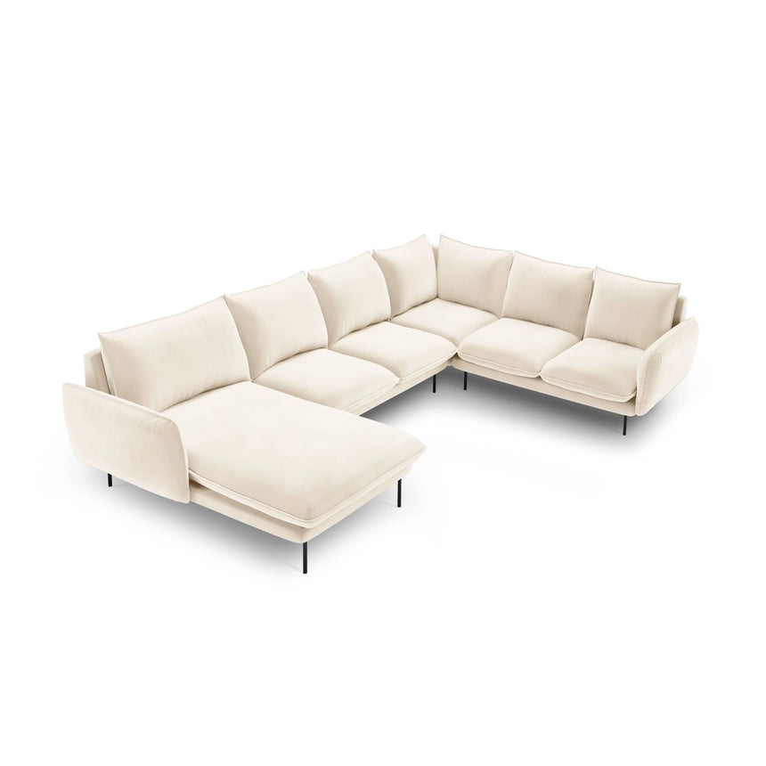 Vienna 7-Sitzer Panorama Ecksofa, Rechte Seite, aus Samt in Hellbeige (Bluvel 22), Beine aus Schwarzes Metall, 330x235x95 cm von Cosmopolitan Design – Bild 1