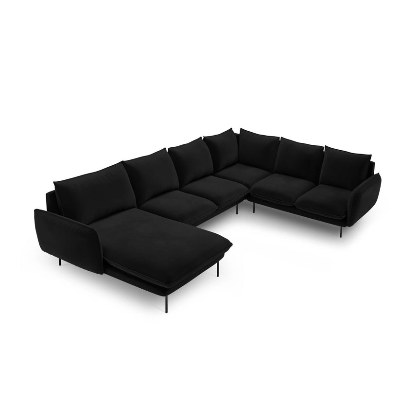 Vienna 7-Sitzer Panorama Ecksofa, Rechte Seite, aus Samt in Schwarz (Bluvel 19), Beine aus Schwarzes Metall, 330x235x95 cm von Cosmopolitan Design – Bild 1
