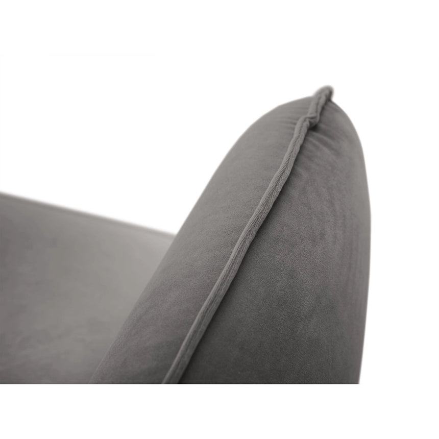 Vienna Sessel aus Samt in Hellgrau (Bluvel 13), 97x94x95 cm von Cosmopolitan Design – Bild 4