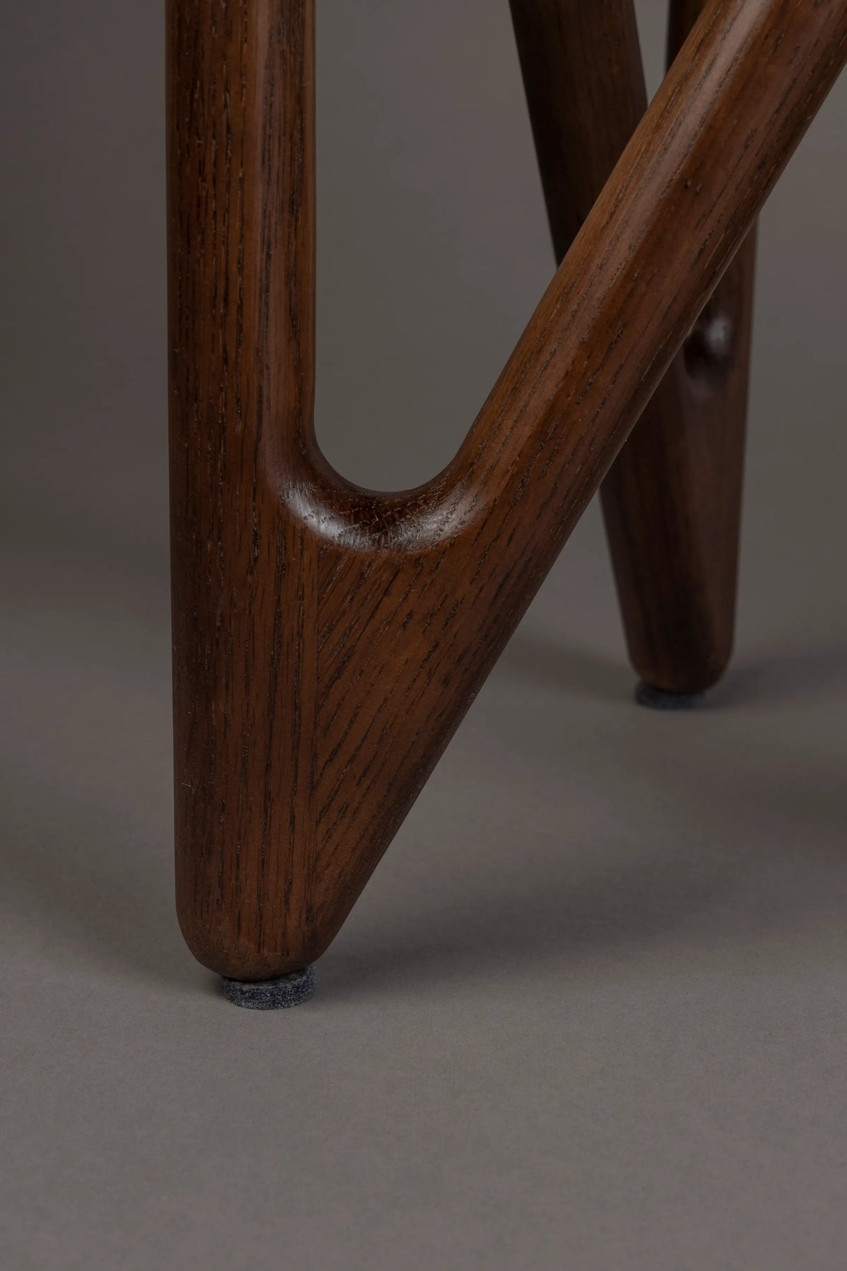 Naia Beistelltisch Walnuss 40x40x50 cm von Dutchbone – Produktbild 5