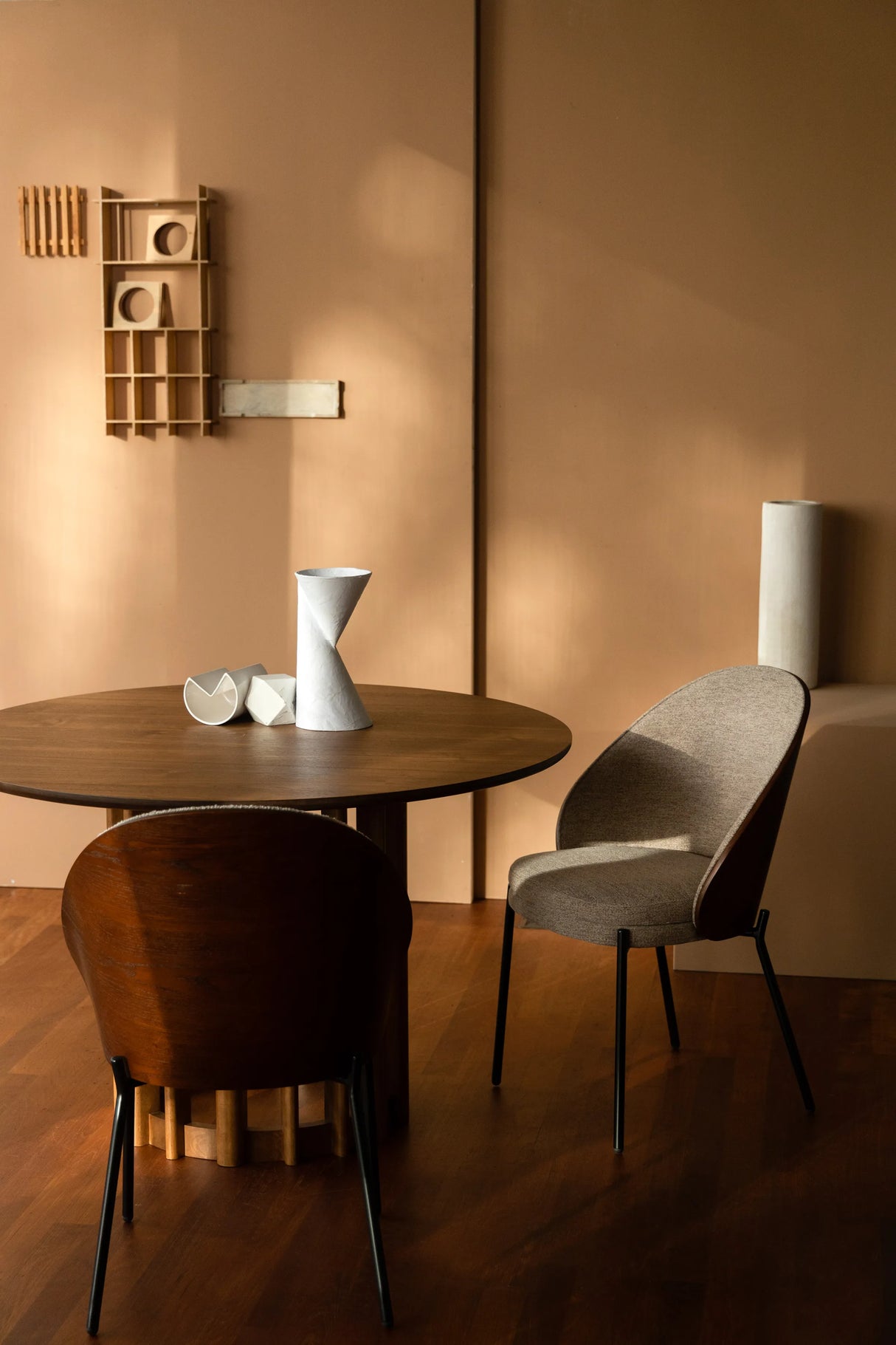 Rodin Stuhl Walnuss von Dutchbone – Produktbild 11