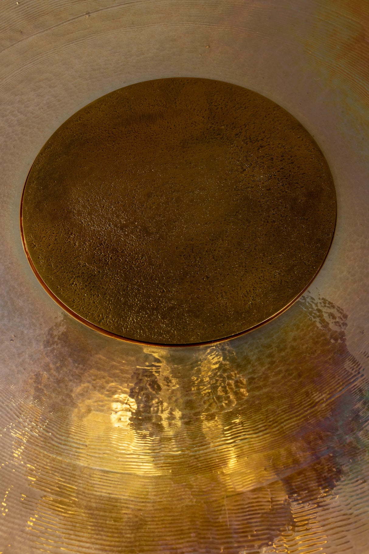 Sue Couchtisch Messing 60x60x41 cm von Dutchbone – Produktbild 4