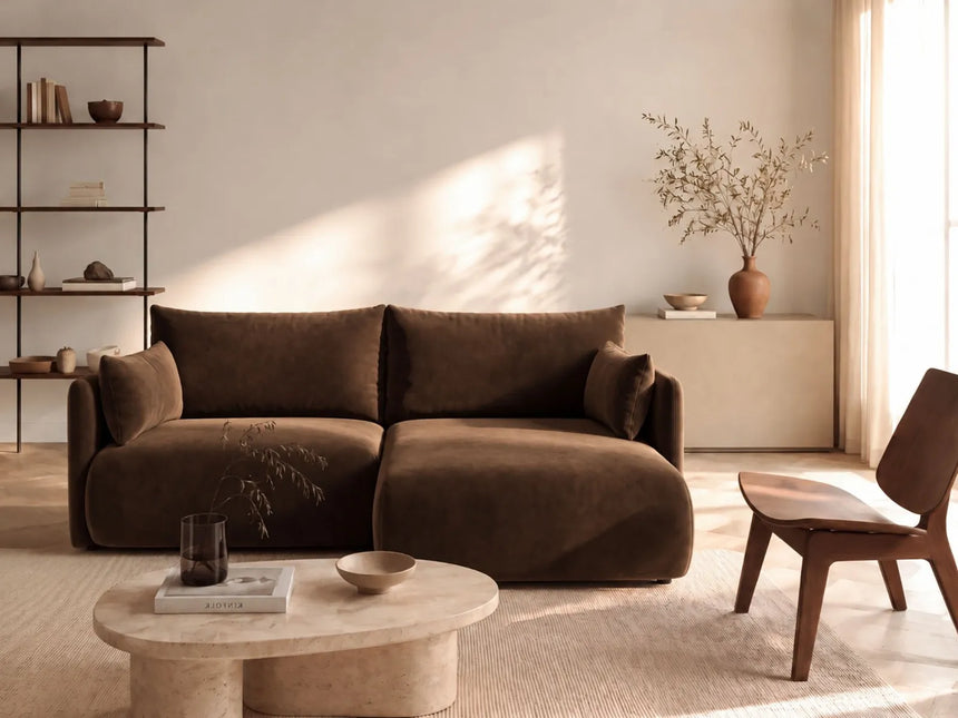 Orta 3-Sitzer Ecksofa rechts mit Schlaffunktion, ausklappbar, aus Samt in Dunkelbraun (Bluvel 48), 215x151 cm von Ferrani Interiors – Bild 2
