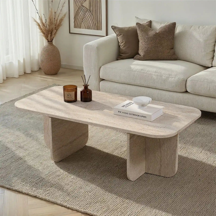 Couchtisch Akira aus melaminbeschichteten Holz in Travertin, 120×60×41 cm von Hanah Home – Bild 1