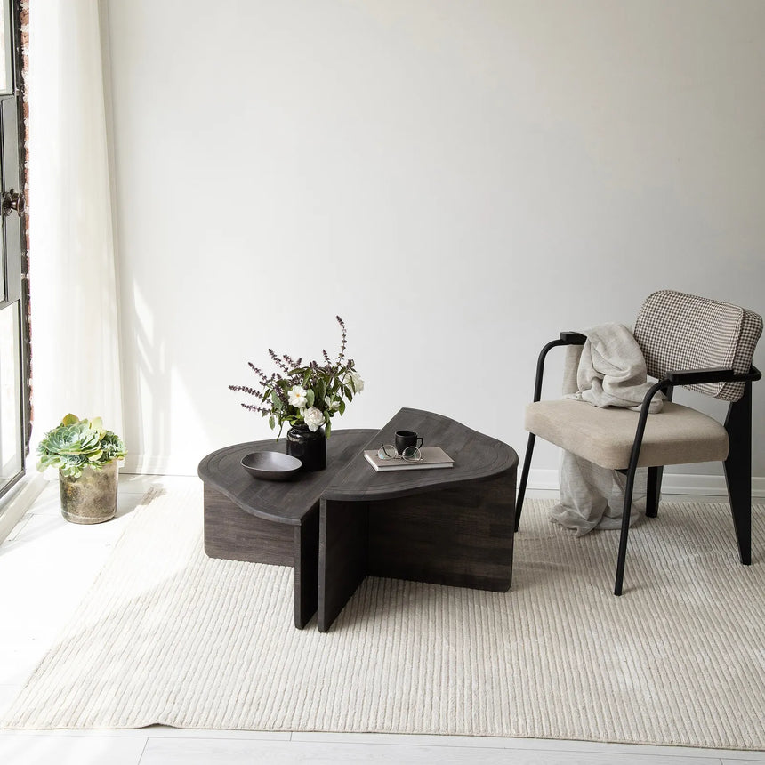 Couchtisch Altopiano aus massivem Kiefernholz in Anthrazit, 90×45×40 cm von Hanah Home – Bild 1
