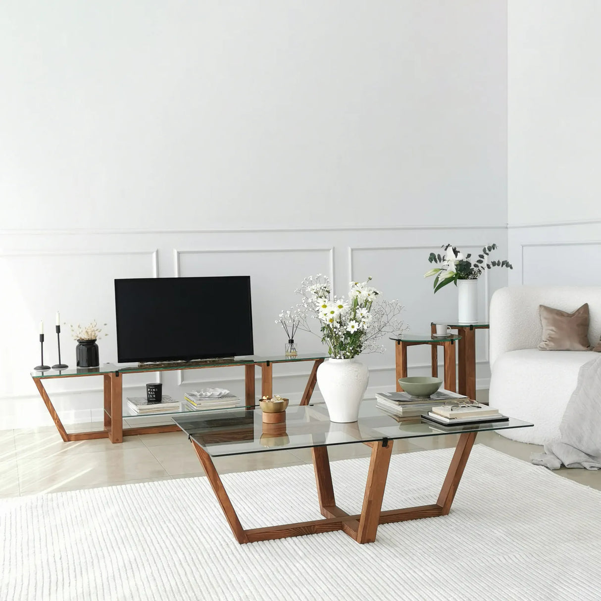 Couchtisch Amalfi aus massiver Kiefer und gehärtetem Glas in Walnuss, 105×65×35 cm von Hanah Home – Bild 5