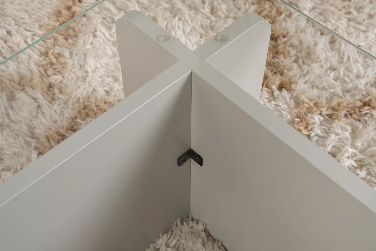 Couchtisch Flavio aus melaminbeschichteten Holz und gehärtetem Glas in Grau, 105×65×30 cm von Hanah Home – Bild 5