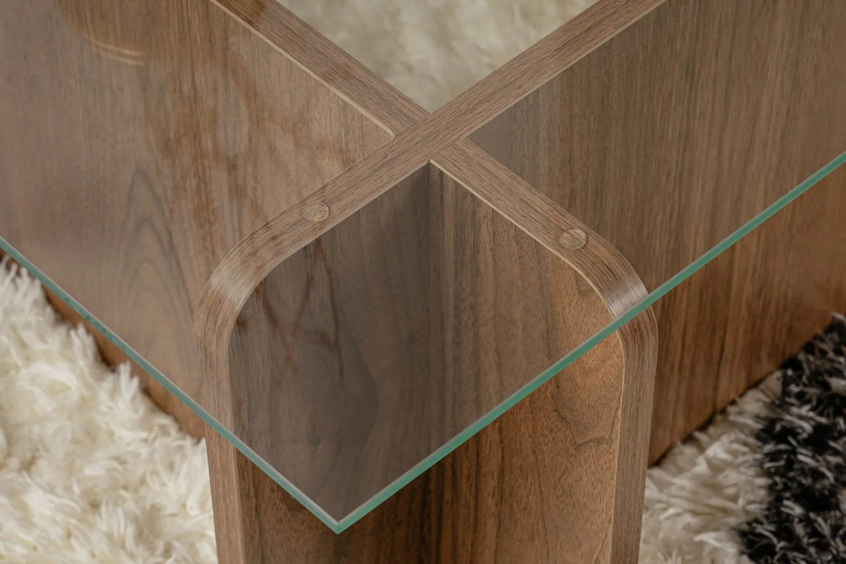 Couchtisch Flavio aus melaminbeschichteten Holz und gehärtetem Glas in Walnuss, 105×65×30 cm von Hanah Home – Bild 3