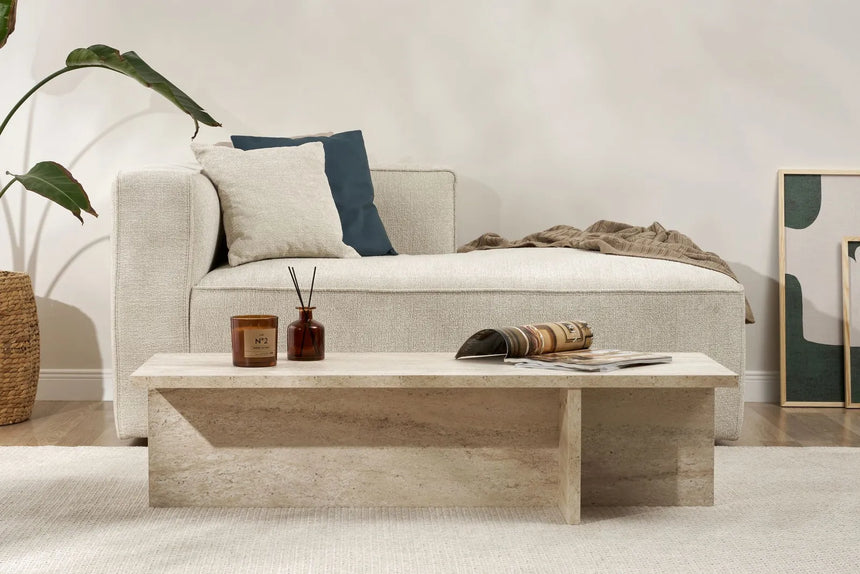Couchtisch Harbor aus melaminbeschichteter Spanplatte in Travertin, 120×45×30 cm von Hanah Home – Bild 1