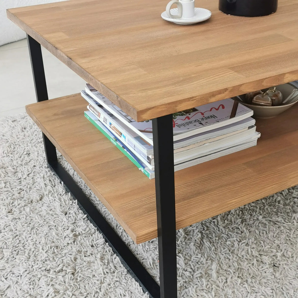 Couchtisch Neta aus massivem Kiefernholz und Metall in Eiche, 85×60×40 cm von Hanah Home – Bild 4