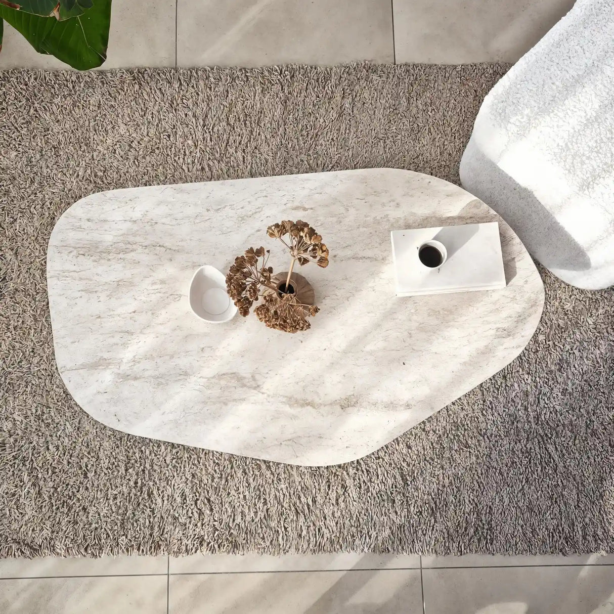 Couchtisch Rock aus melaminbeschichteten Holz in Travertin, 100×60×35 cm von Hanah Home – Bild 7