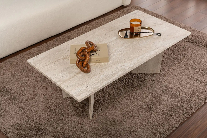 Couchtisch Sabin aus melaminbeschichteten Holz in Travertin, 119×60×40 cm von Hanah Home – Bild 3