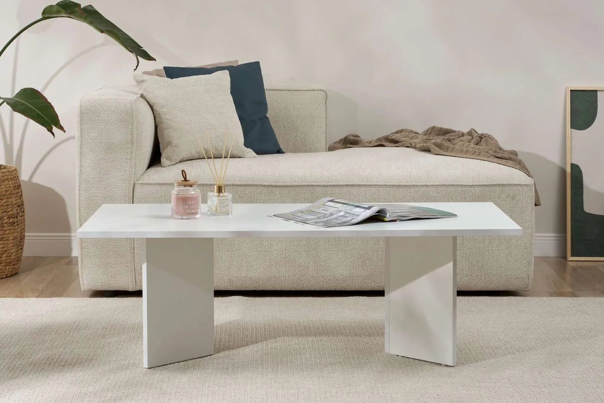 Couchtisch Sabin aus melaminbeschichteten Holz in Weiß, 119×60×40 cm von Hanah Home – Bild 2