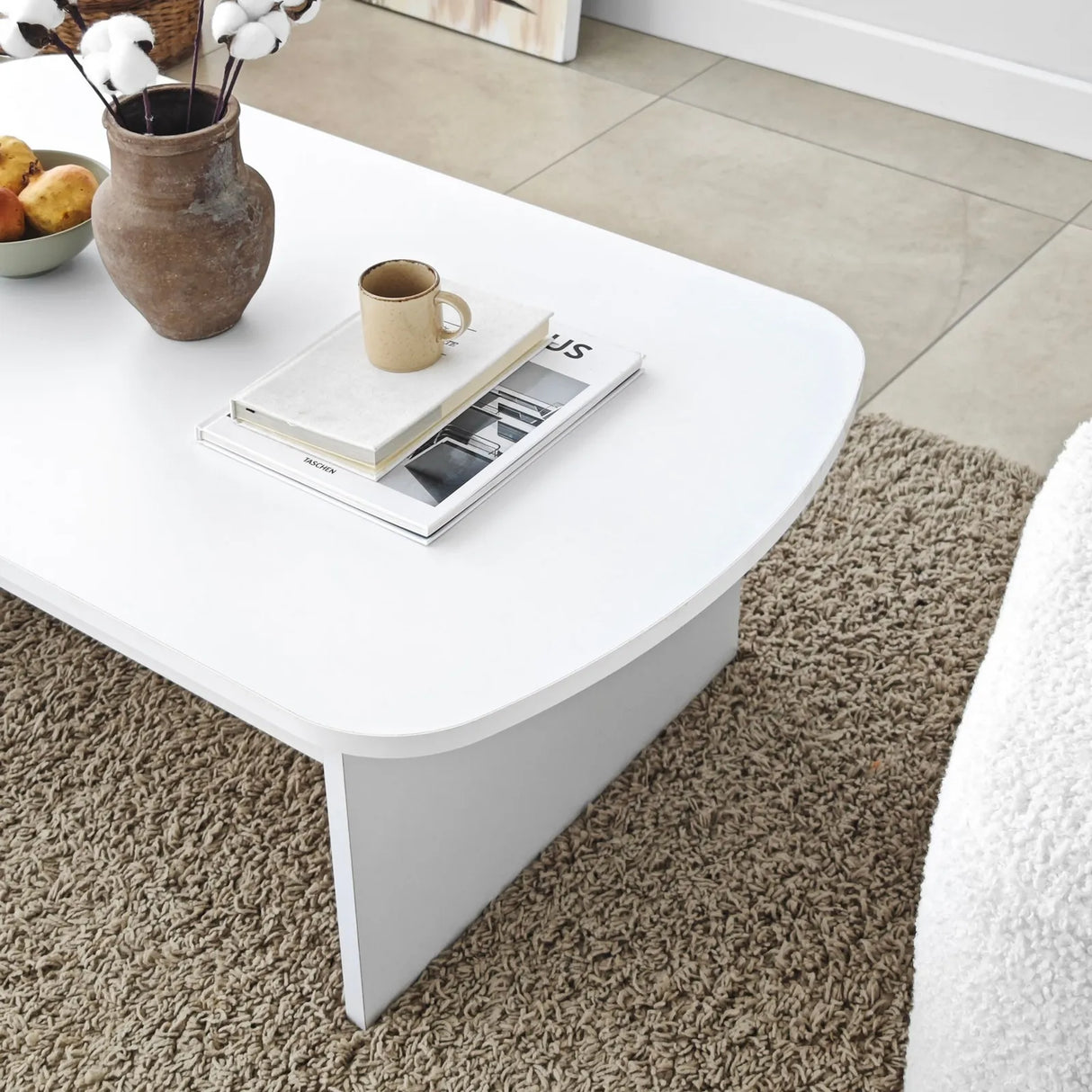 Couchtisch Theseus aus melaminbeschichteten Holz in Weiß, 105×60×35 cm von Hanah Home – Bild 7
