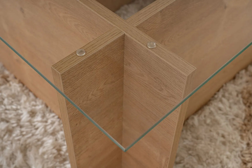 Couchtisch Vetrino aus gehärtetem Glas und melaminbeschichteten Holz in Honig-Eiche, 105×65×40 cm von Hanah Home – Bild 4