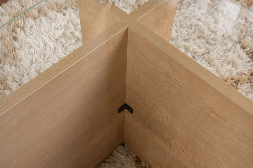 Couchtisch Vetrino aus gehärtetem Glas und melaminbeschichteten Holz in Honig-Eiche, 105×65×40 cm von Hanah Home – Bild 5