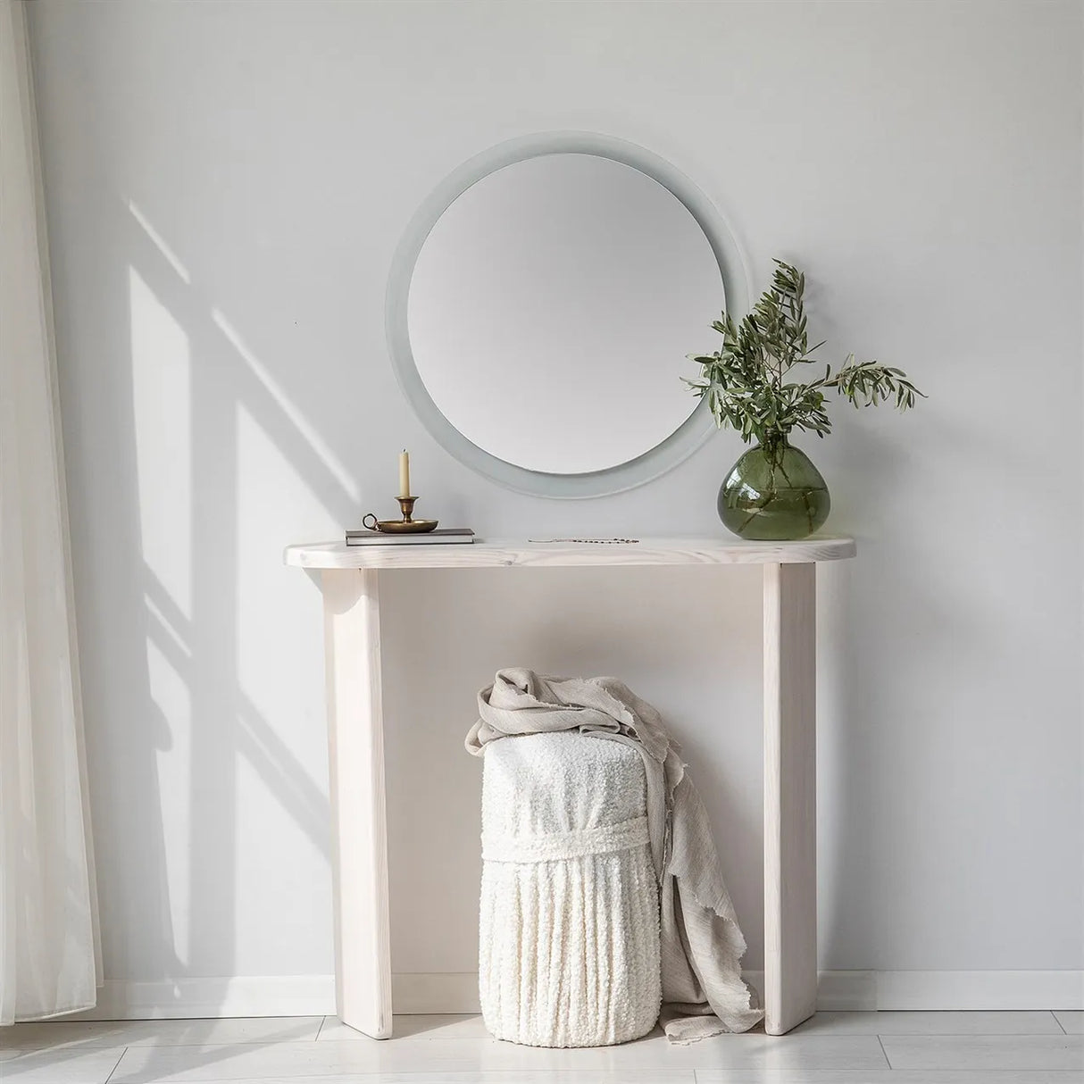 Kommode Ikigai aus Massivholz in Weiß, 100×30×90 cm von Hanah Home – Bild 2