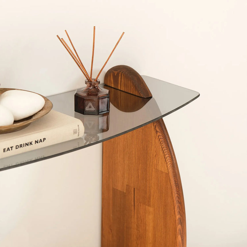 Kommode Surf aus Kiefernholz und gehärtetem Glas in Kastanie und Rauch, 106×30×90 cm von Hanah Home – Bild 4
