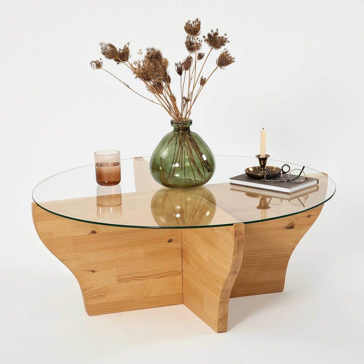 Runder Couchtisch Amphora aus Kiefernholz und gehärtetem Glas in Teak 92Ø von Hanah Home – Bild 4