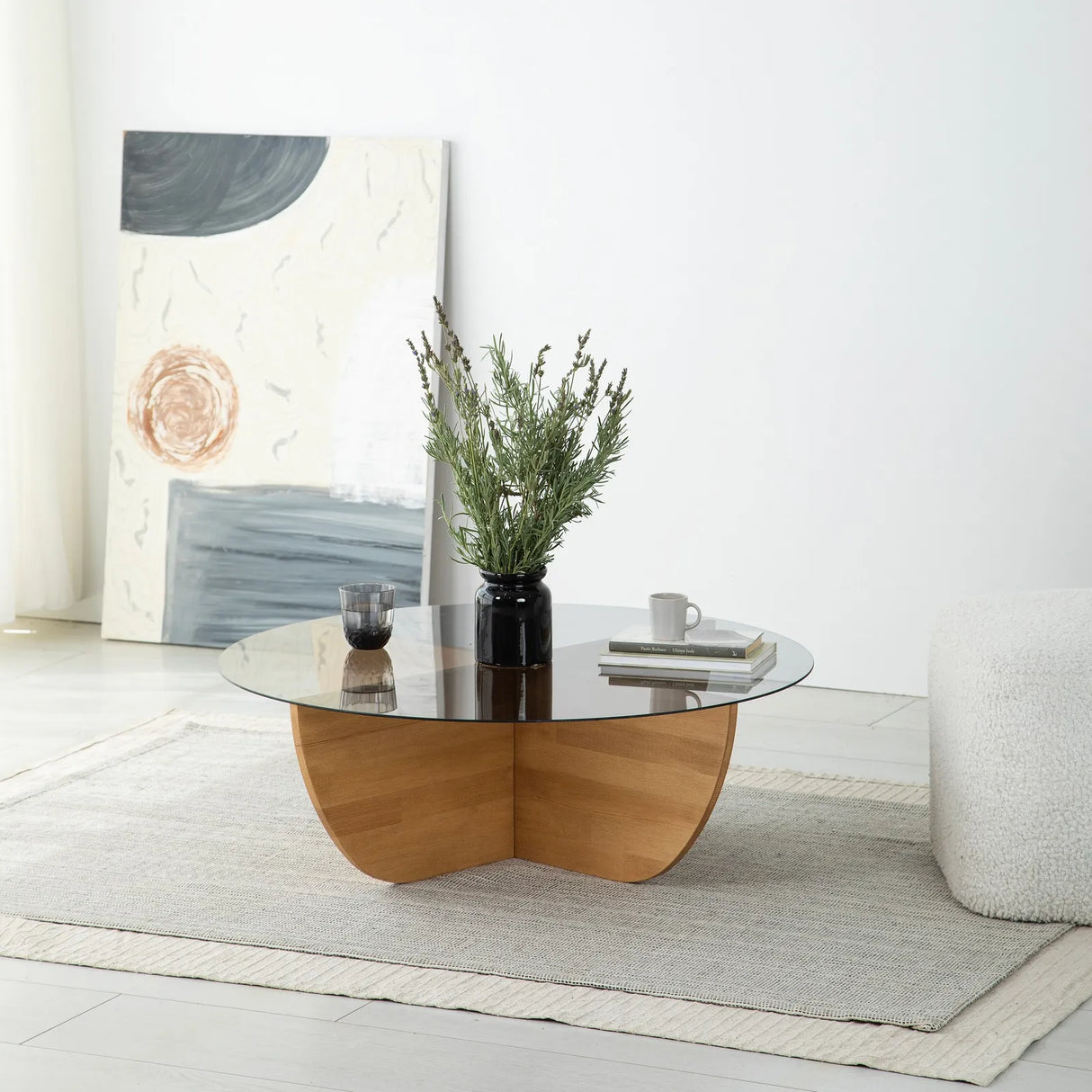 Runder Couchtisch Lily aus massivem Kiefernholz und gehärtetem Glas in Eiche 90Ø von Hanah Home – Bild 2