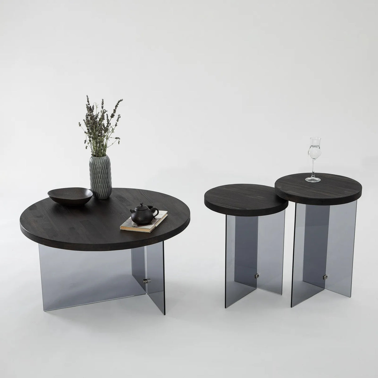 Runder Couchtisch Serenity aus Holz und gehärtetem Glas in Anthrazit und Dunkelgrau 70Ø von Hanah Home – Bild 7