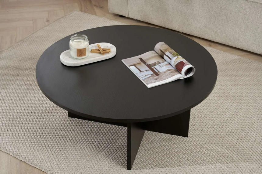 Runder Couchtisch Soleil aus melaminbeschichteter Spanplatte in Holzschwarz 90Ø von Hanah Home – Bild 3