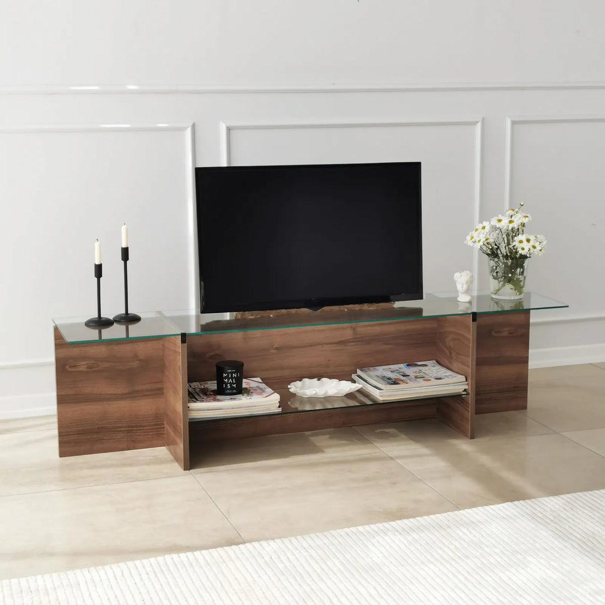 TV-Schrank Escape aus melaminbeschichteten Holz und gehärtetem Glas in Walnuss, 158×35×40 cm von Hanah Home – Bild 1