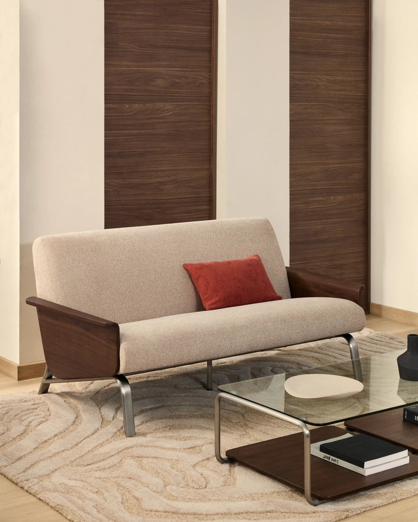 2-Sitzer-Sofa Amsen in Hellbraun aus Nussbaumsperrholz und Beinen aus em gebürsteten Edelstahl 150 cm FSC 100 % von Kave Home – Produktbild 2