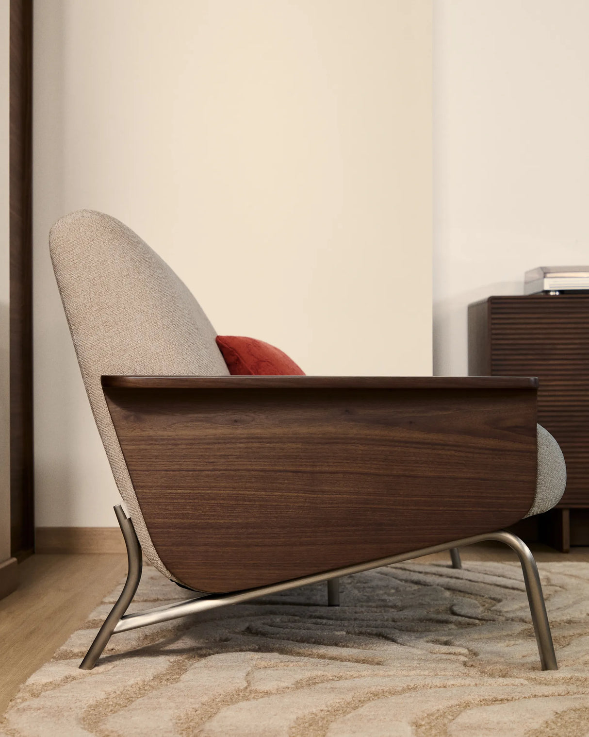 2-Sitzer-Sofa Amsen in Hellbraun aus Nussbaumsperrholz und Beinen aus em gebürsteten Edelstahl 150 cm FSC 100 % von Kave Home – Produktbild 3