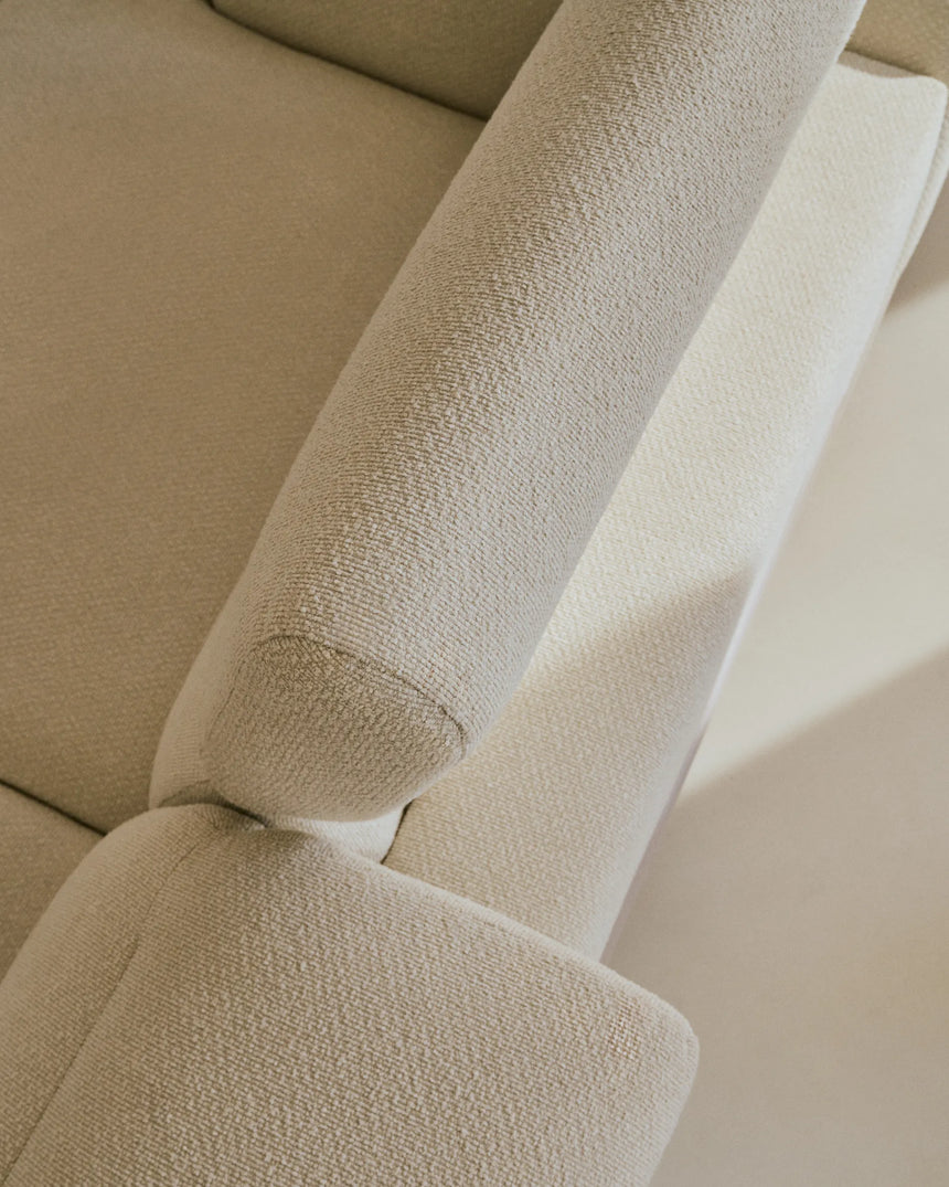 2-Sitzer-Sofa Aurum aus ecrufarbener Chenille mit verstellbarem Kopfteil und mattbeiger Metallbasis 210 cm FSC Mix Credit von Kave Home – Produktbild 4