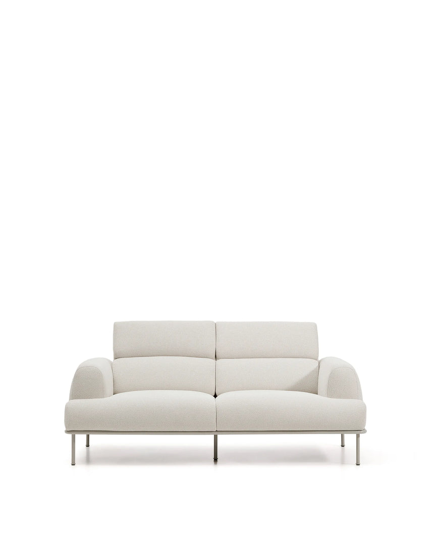 2-Sitzer-Sofa Aurum aus ecrufarbener Chenille mit verstellbarem Kopfteil und mattbeiger Metallbasis 210 cm FSC Mix Credit von Kave Home – Produktbild 6