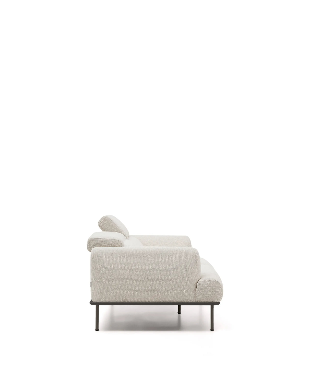 2-Sitzer-Sofa Aurum aus ecrufarbener Chenille mit verstellbarem Kopfteil und mattgrauer Metallbasis 210 cm FSC Mix Credit von Kave Home – Produktbild 9