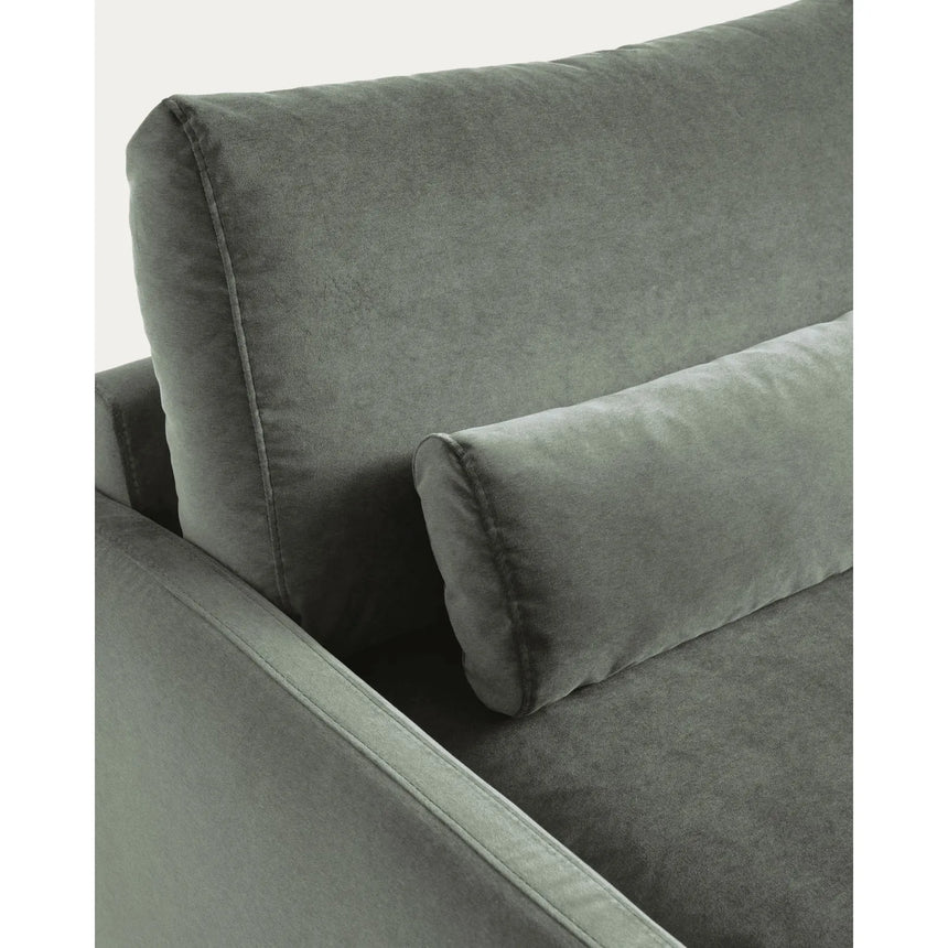 2-Sitzer-Sofa Veliro aus grünem Samt mit Stahlbeinen in schwarzer Ausführung, 180 cm FSC Mix Credit von Kave Home – Bild 7