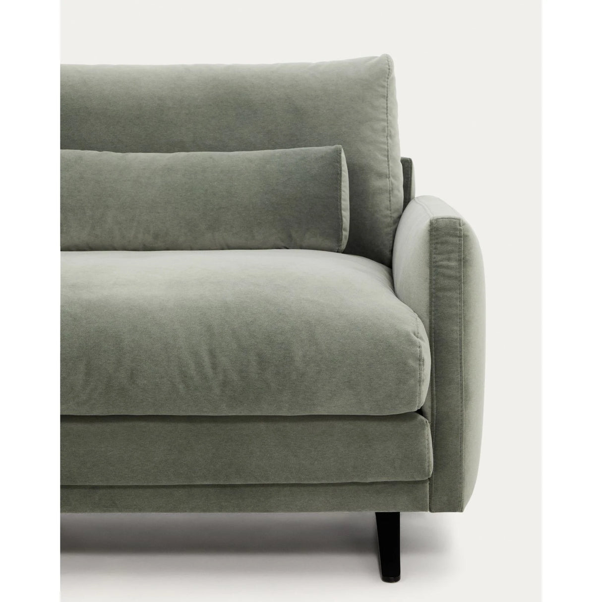 2-Sitzer-Sofa Veliro aus grünem Samt mit Stahlbeinen in schwarzer Ausführung, 210 cm FSC Mix Credit von Kave Home – Bild 8