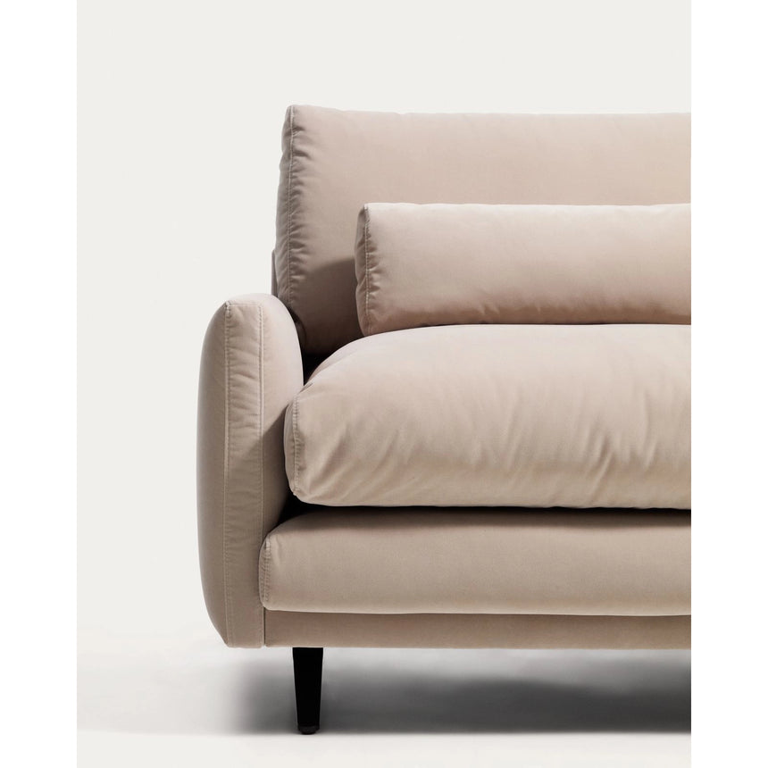 2-Sitzer-Sofa Veliro, schwer entflammbar, mit perlweißem Samt und Stahlbeinen mit schwarzem Finish, 210 cm, FSC Mix Credit von Kave Home – Bild 9