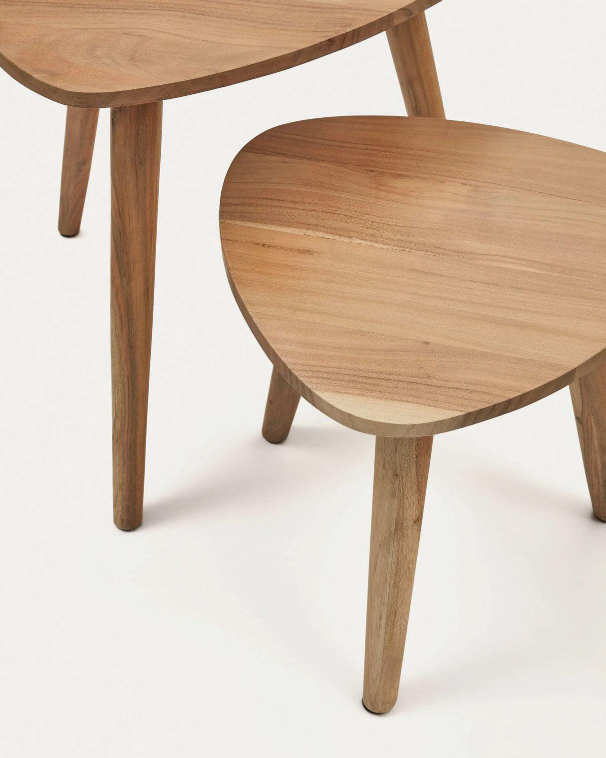 2er-Set Beistelltische Duvani aus massivem Akazienholz mit gebleichtem Finish von Kave Home – Produktbild 6