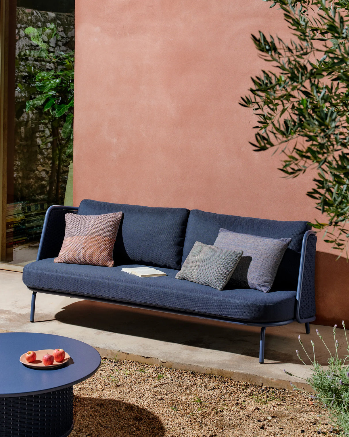 3-Sitzer Outdoor-Sofa Sedalis aus Aluminium und blauem Seil 210 cm von Kave Home – Produktbild 6