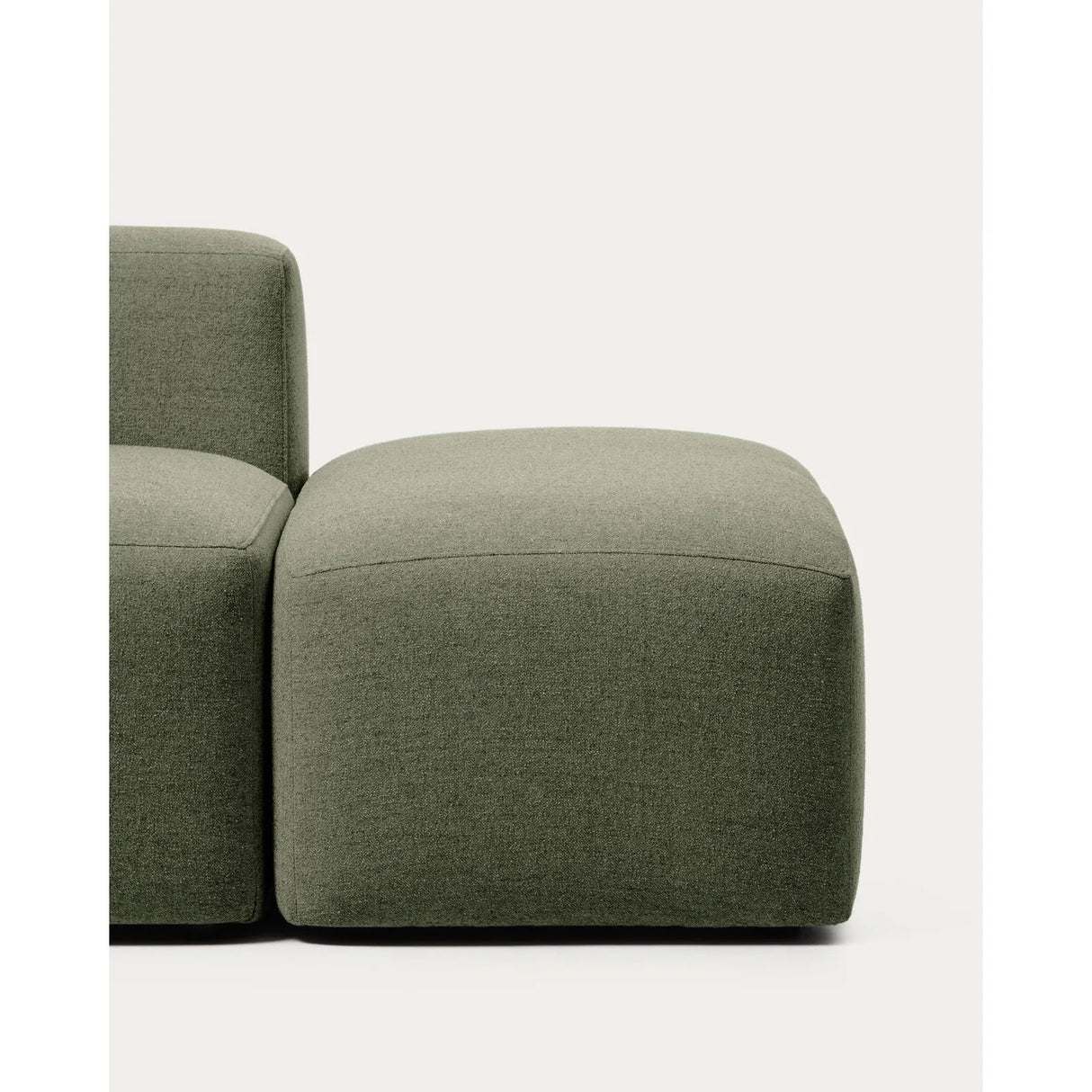 3-Sitzer-Sofa Blok mit Armlehne links und Pouf-Randmodul in moosgrüner Chenille, 270 cm, FSC Mix Credit von Kave Home – Bild 4