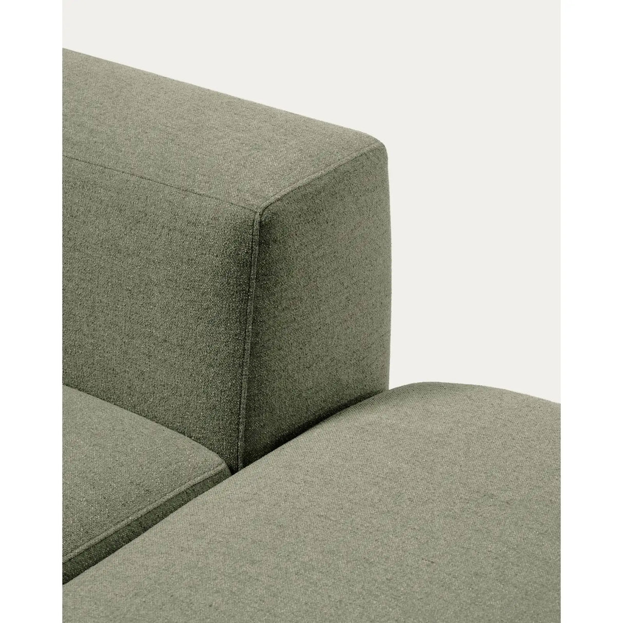 3-Sitzer-Sofa Blok mit Armlehne links und Pouf-Randmodul in moosgrüner Chenille, 270 cm, FSC Mix Credit von Kave Home – Bild 5