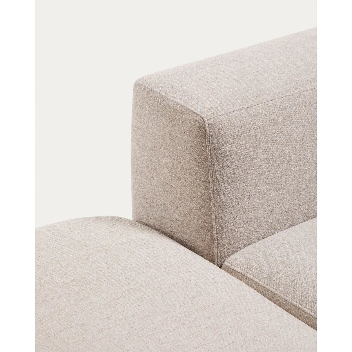 3-Sitzer-Sofa Blok mit Armlehne rechts und Pouf-Randmodul in beiger Chenille, 270 cm, FSC Mix Credit von Kave Home – Bild 6