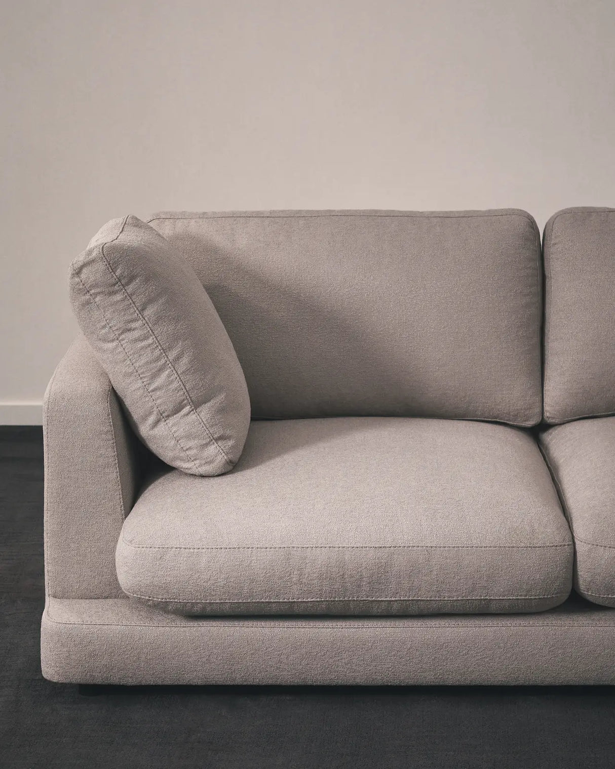3-Sitzer-Sofa Gala aus grauem Micro-Bouclé FSC Mix Credit 210 cm von Kave Home – Produktbild 4