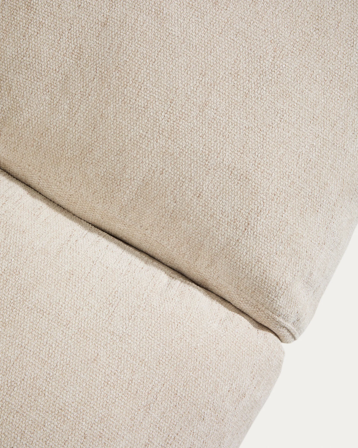 3-Sitzer-Sofa Veliro aus beiger Chenille mit schwarzen Stahlbeinen, 240 cm, FSC Mix Credit von Kave Home – Produktbild 12