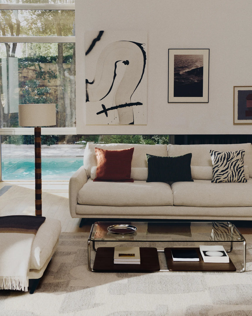 3-Sitzer-Sofa Veliro aus beiger Chenille mit schwarzen Stahlbeinen, 240 cm, FSC Mix Credit von Kave Home – Produktbild 3