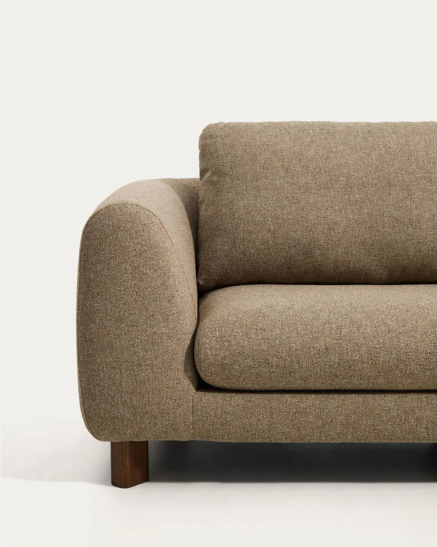 3-Sitzer Sofa Vera mit Chaiselongue rechts mit Beinen aus massivem Eschenholz mit Nussbaum-Finish, 232 cm, FSC Mix Credit von Kave Home – Bild 6