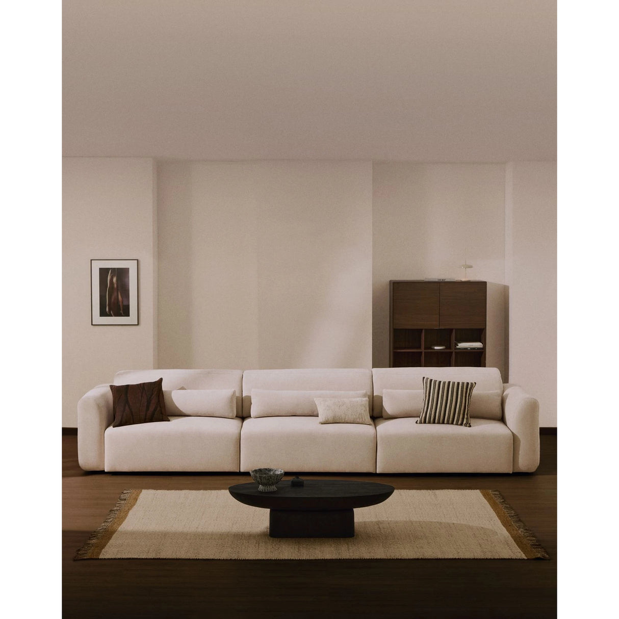 6-Sitzer-Sofa Lares mit elektrisch ausfahrbaren Sitzen und verstellbarer Kopfstütze in beiger Chenille, 410 cm von Kave Home – Produktbild 2