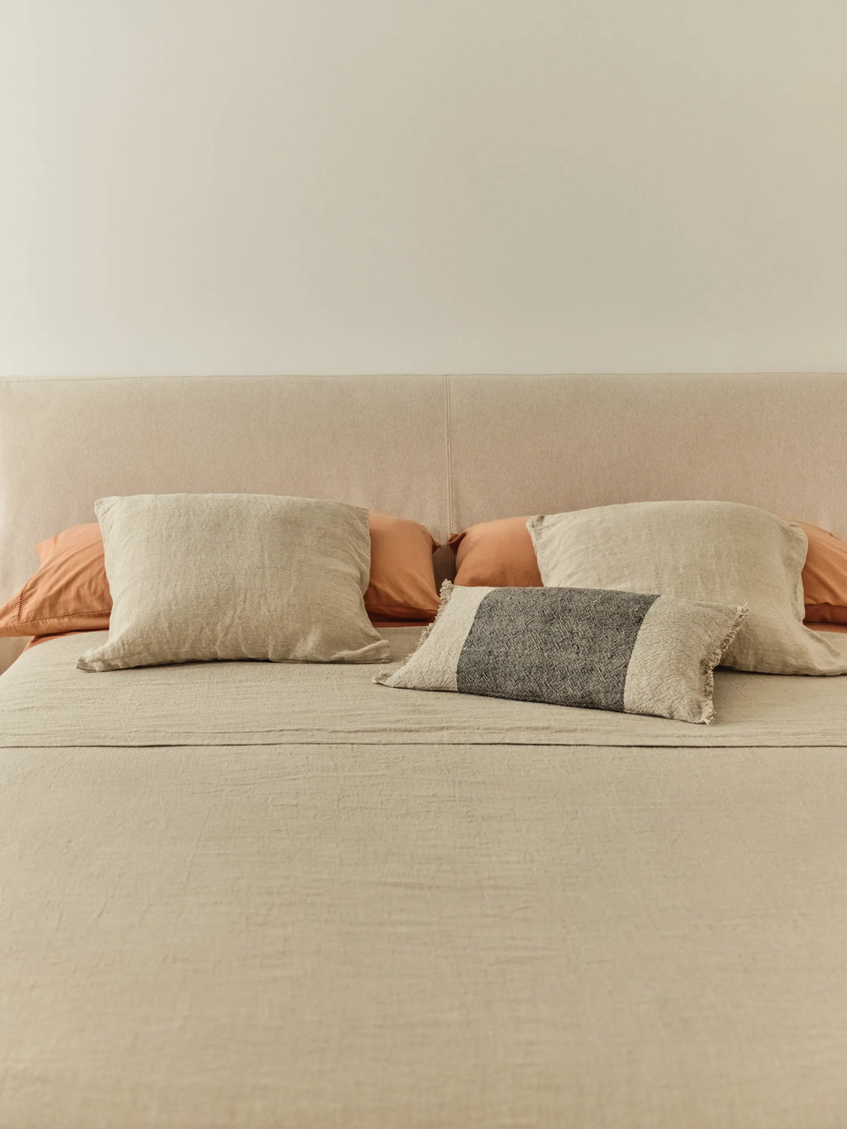 Abziehbares Bett Blok beige für eine 160 x 200 cm große Matratze FSC Mix Credit von Kave Home – Produktbild 10