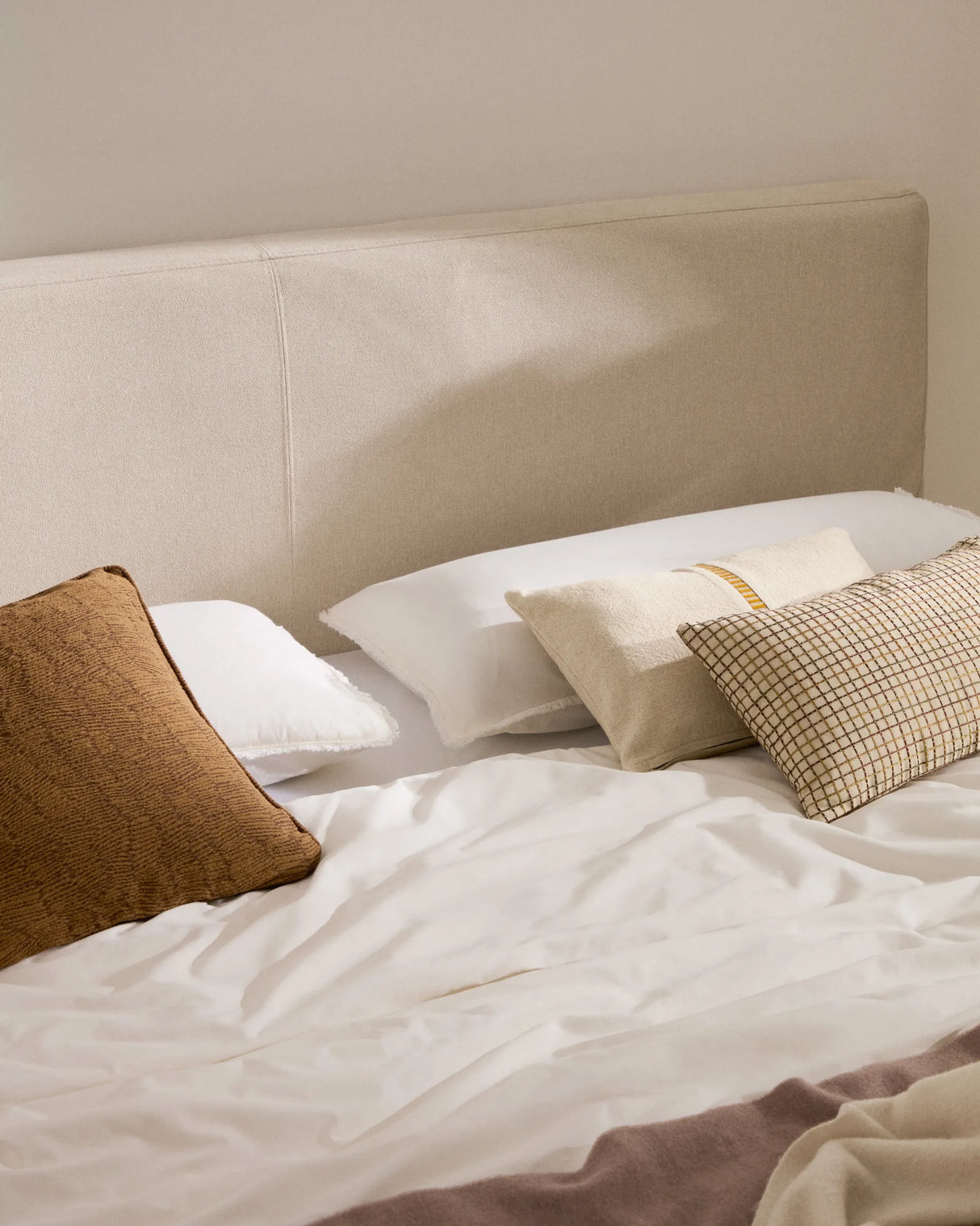 Abziehbares Bett Blok beige für eine 180 x 200 cm große Matratze FSC Mix Credit von Kave Home – Produktbild 10